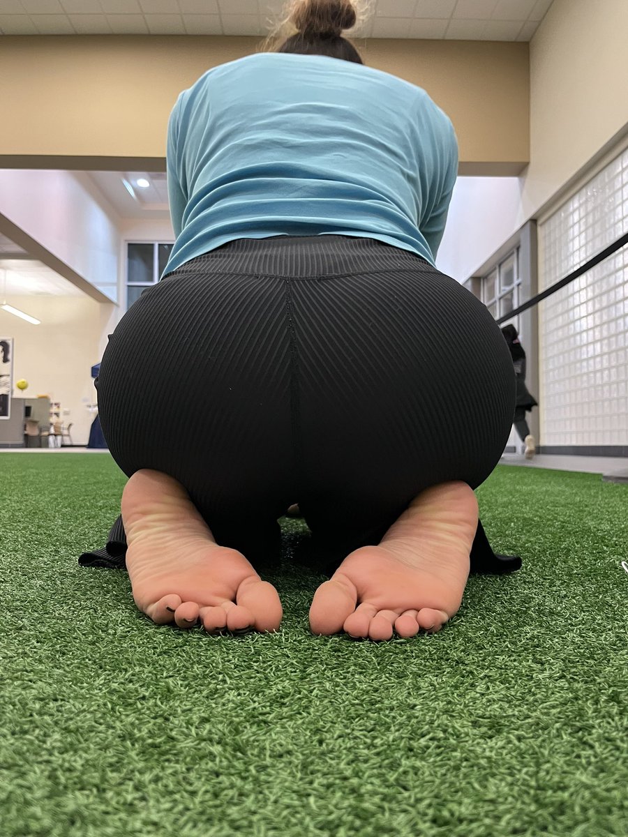 prettyftkroll's tweet photo. Love it #feet #feetworshi̇p #feetfetısh #latina #solearmy https://t.co/0FbmqERqBL