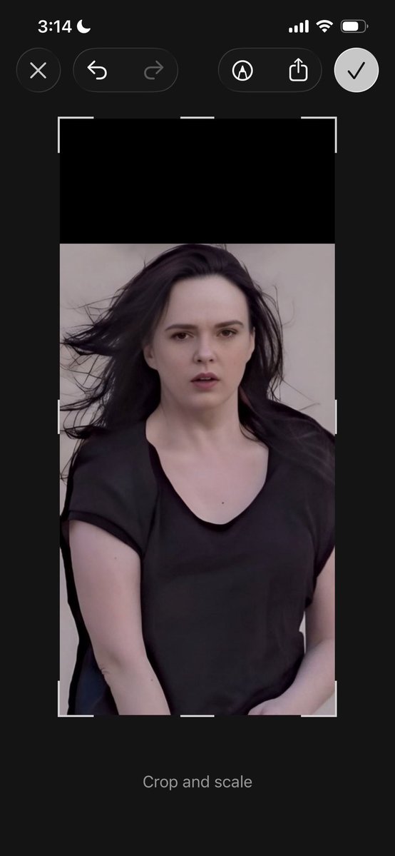 merrylynn06's tweet image. Someone knows her⬇️