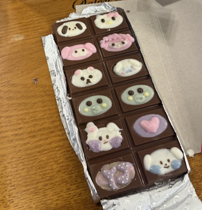 저두 초꾸해봤어요💩
코리락 눈알빼다가 번아웃 옴