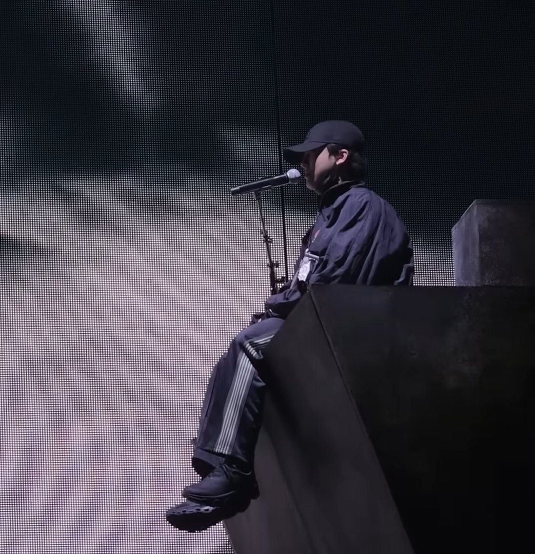 seungminnieyah's tweet image. quick valentines ga ni louise kasi happy 1 year to seungmin!ultra &amp;amp; changbin!as we are

prize: seungbin hollow pc 

mechanics: 
🪱 rt my pinned tweet
🪱 reply ur fave seungbin moment
🪱 like rtwt this twt