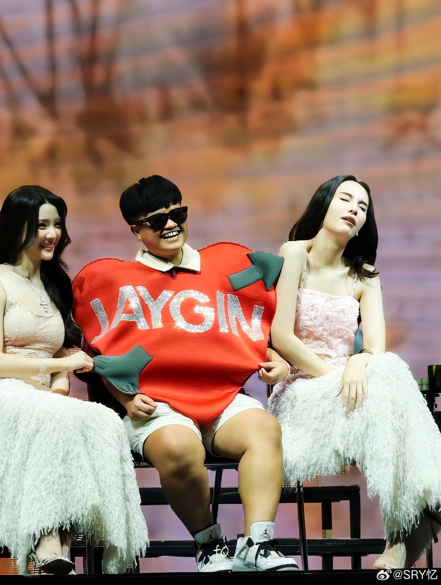 555555555 it's JayGin 

GINJAY HEART TO ALKEY
#GinnyJaynaFirstFanconTH