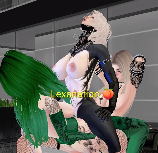 Lexa_Lawrens tweet media