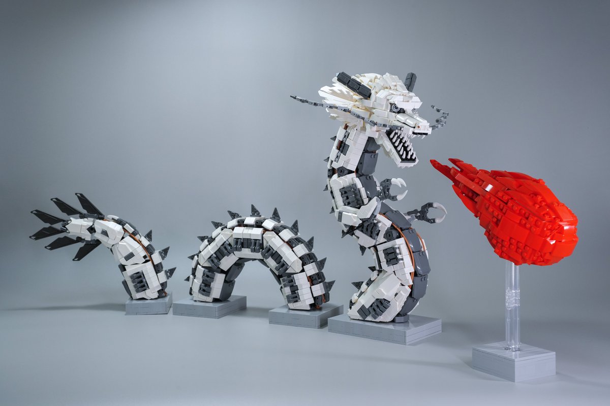 uran120's tweet image. レゴで龍を作ったよ。
西洋のドラゴンが怪物とされるのに対し、龍は「知恵 強さ 守護」を象徴する存在。
龍の姿が現在のように描かれるようになったのは古代中国・宋代の書物で「鹿 らくだ 兎 蛇 蛤 鯉 鷹 虎 牛」の9つの動物の特徴を持っていると明記されてからだって。元祖キメラだね。
#Lego #レゴ