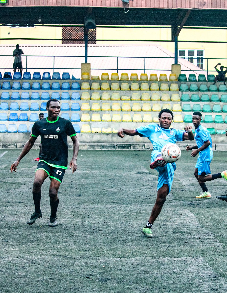 FcMiddlewell's tweet photo. MUIZ in action!
#fcmiddlewell #football #Lagosiangiants https://t.co/9lRi6eYHly