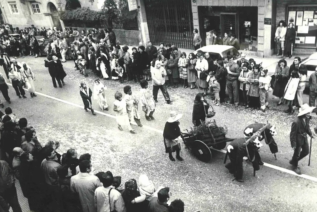 Gerardo66Retro's tweet photo. ¡¡¡Feliz Entroido Pontevedra!!! 🎭🎉🎊 #Carnaval #Carnaval2026 https://t.co/Q2dPfrxGfh