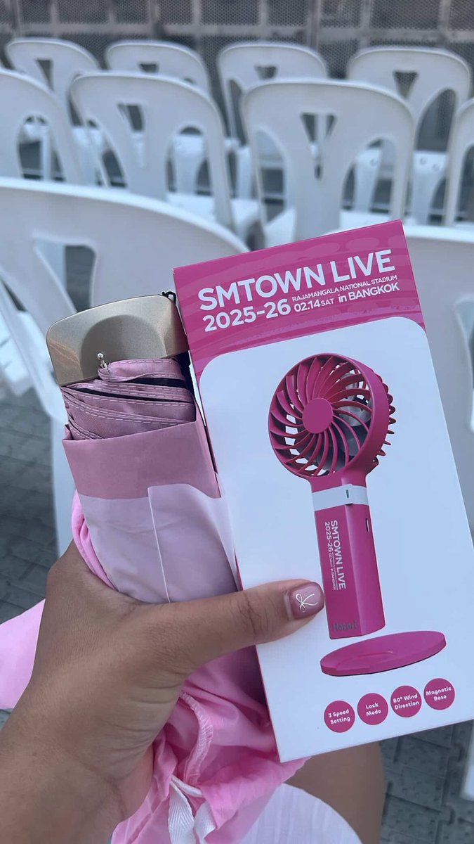 kokaikook2's tweet photo. วีไอพีชีจึ้งอยู่น่าาา #SMTOWNLIVE2025_26_BANGKOK https://t.co/6XHbip01Xx