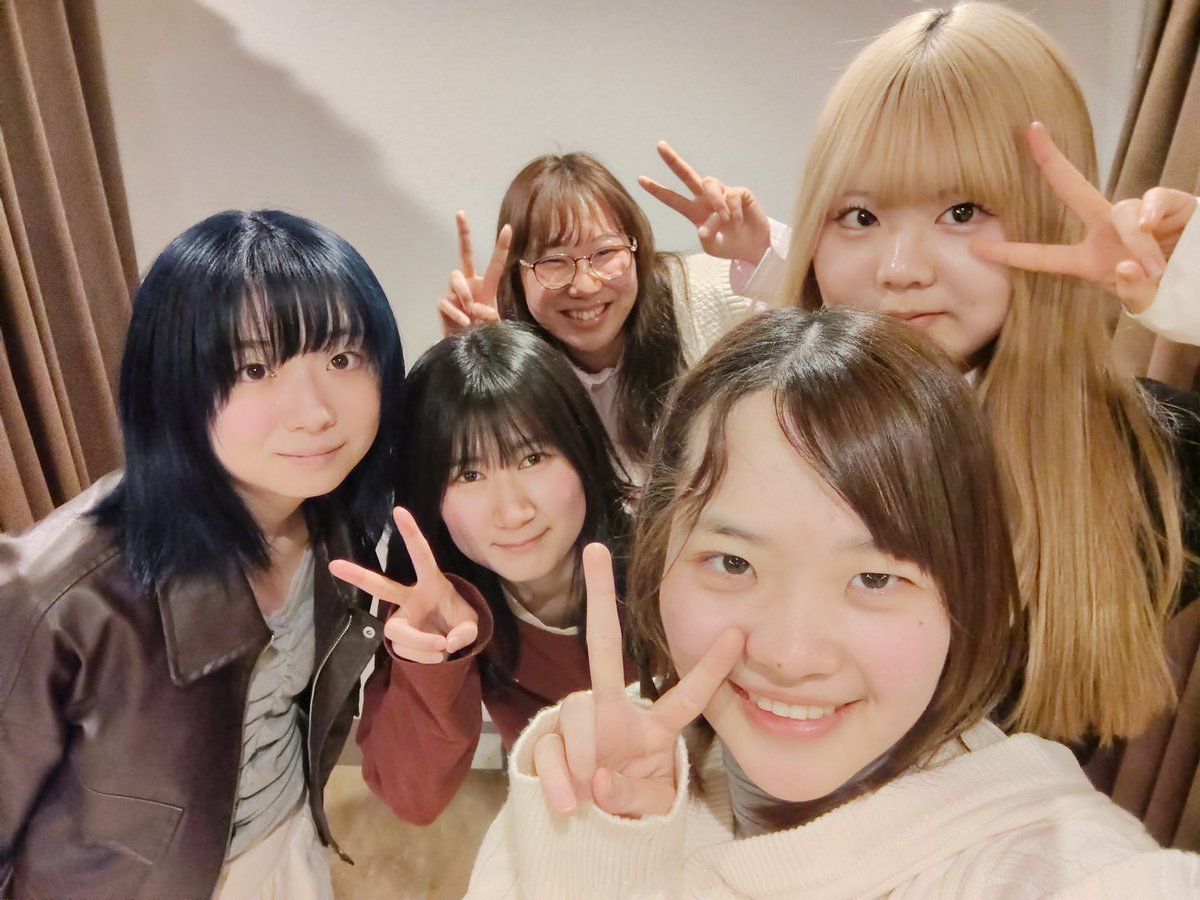 Dayflower__SA18's tweet photo. 𝐇𝐀𝐏𝐏𝐘 𝐕𝐀𝐋𝐄𝐍𝐓𝐈𝐍𝐄🍫
Dayflowerは今日も練習です🌿
みなさんチョコはもらえましたか…？ https://t.co/9QUyUg0AMv