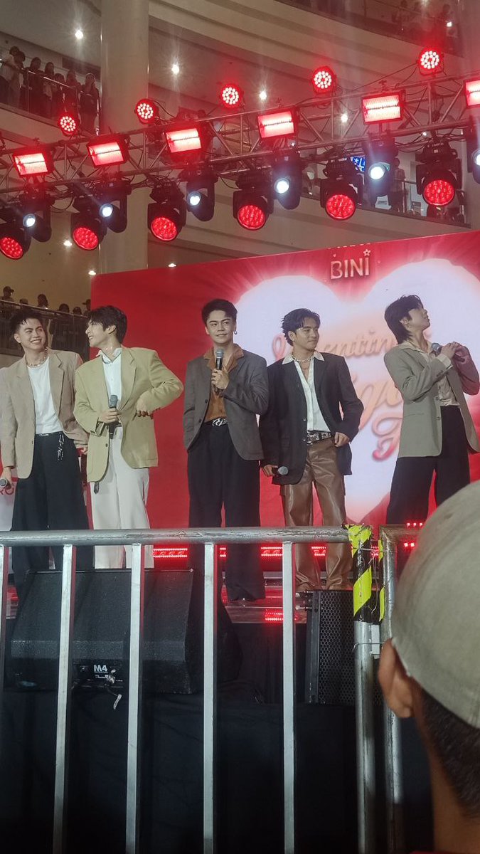 PULPMagazinePH's tweet photo. WRIVE is here at BINI Valentine's Kiligan Fest to serenade the Blooms!

#PULPMagazine #WRIVE #BINI #BINI_KiliganFest @wriveph https://t.co/DQt26e5geE