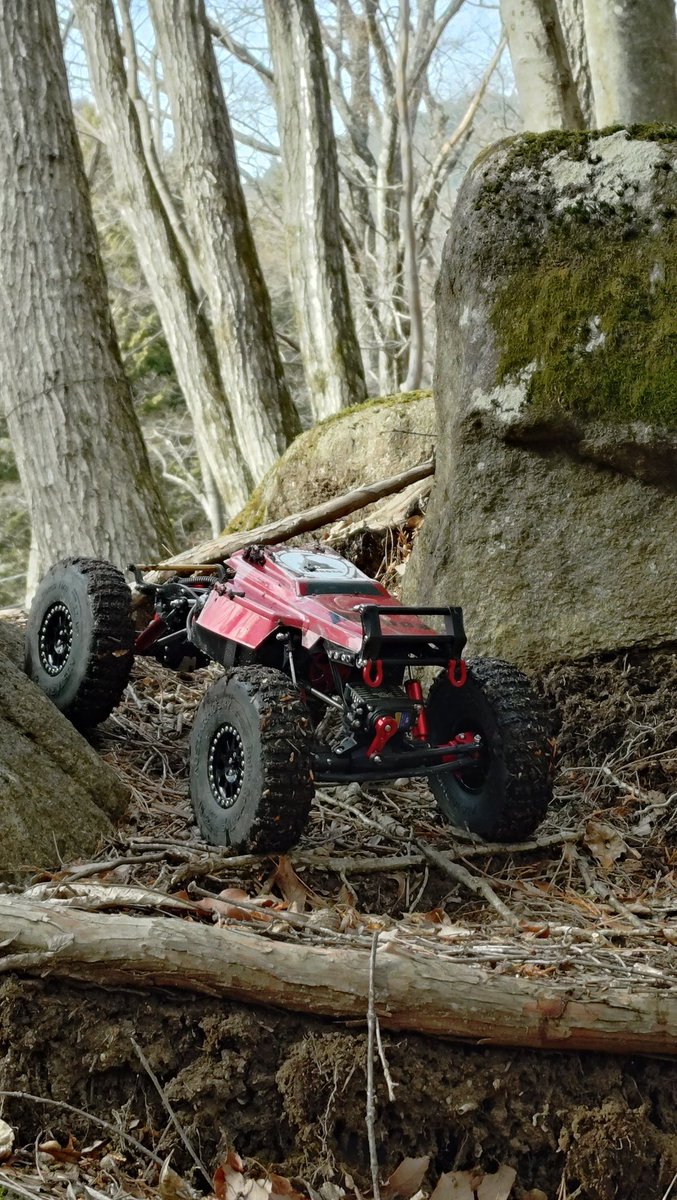 RYOTA2138's tweet image. 今日は #SWRC @wildoffroadRC にて
雪解けコンディションで、つ〜さんと
一緒にまったりラジコンタイム〜♪
パジェロを走らせた昼一はドロドロで
したが、天気が良かったので15時過ぎ
には結構水が抜けてきましたね〜♪
赤バギー風クローラーまだまだ課題
多しゆっくり仕上げよう…(^_^;)
#ラジ活