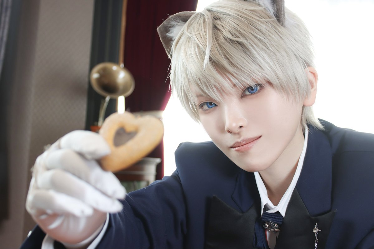※cos  *•.𝙷𝚊𝚙𝚙𝚢 𝚅𝚊𝚕𝚎𝚗𝚝𝚒𝚗𝚎🤍 ̖́-
恋と深空/セイヤ(うさにゃん)
.

｢食べるか…？｣

┈┈┈┈┈┈┈┈┈┈┈┈
Photo.<a href="/kiyo_hanana_220/">はなな</a> 
 #にゃふぃあ_0131