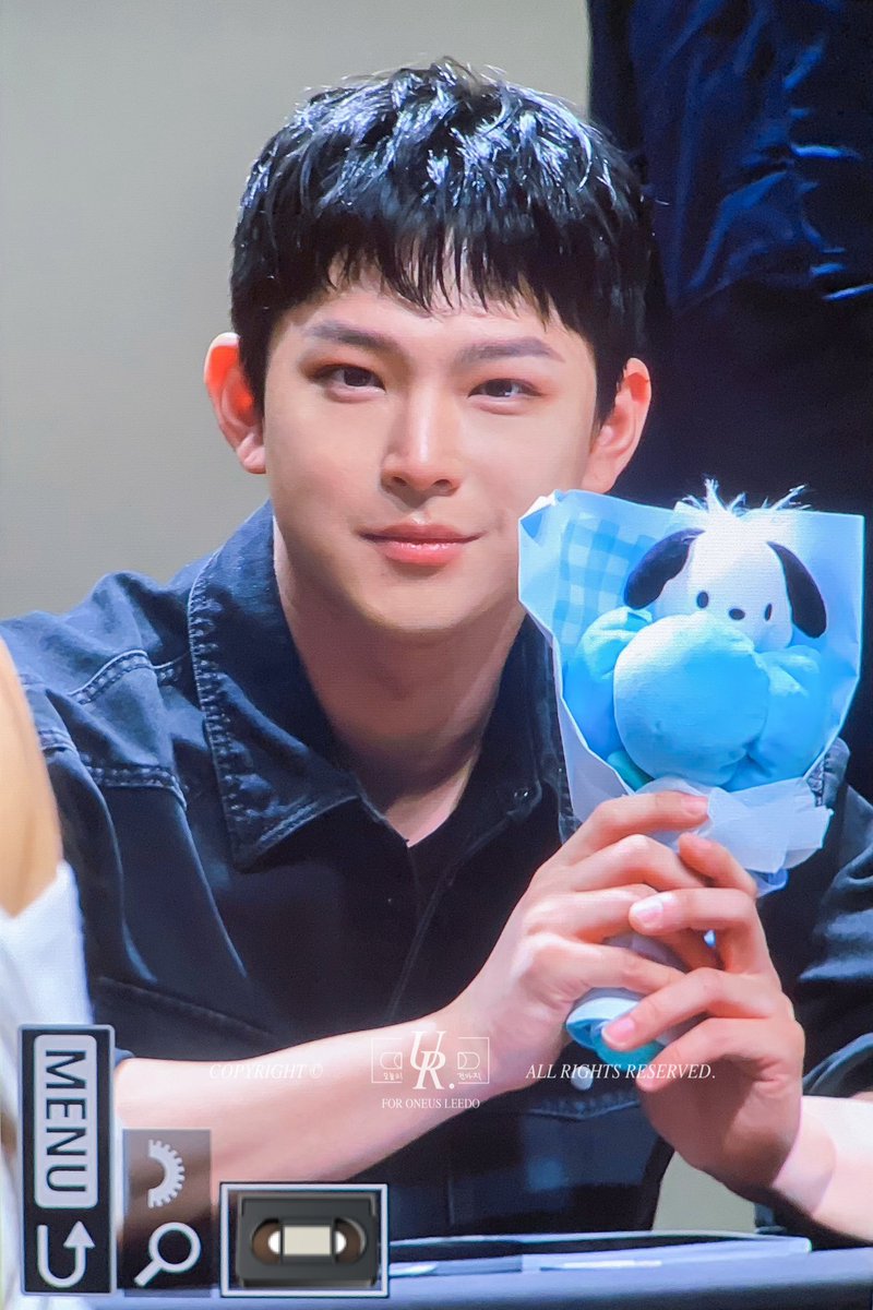 𝑼𝑹. tweet media