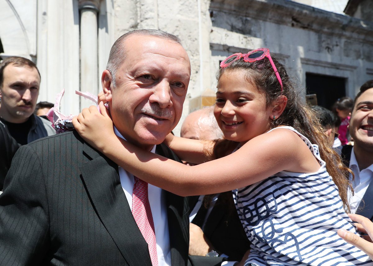 Her yaşta aynı sevgi, her yaşta aynı muhabbet 💙

#SeniSeviyoruzReis