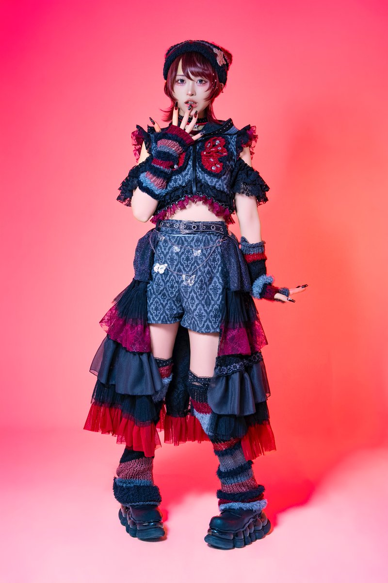 アカツキ新ビジュアル公開No.1
⁡──────── ☾ ────────⁡
⁡
　▶︎渡辺樹莉 Watanabe Kiri⁡

　　【 <a href="/watanabekiri/">渡辺樹莉</a> 】⁡
　⁡
　▶︎Color：Red⁡
⁡
──────── ☾ ────────⁡

19:30 Next member解禁⁡
⁡
#アカツキ