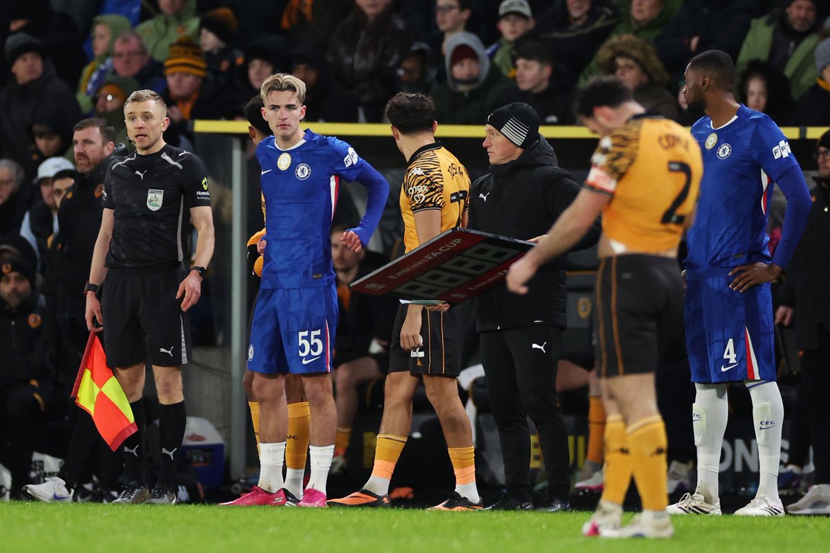 jessederry_'s tweet photo. what a night. An absolute honour to make my debut for this massive club 💙 https://t.co/7Pe51HAwLR
