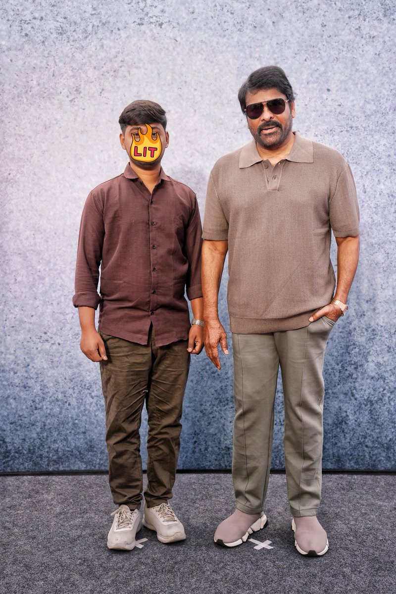TEJA_NAIDU1's tweet photo. Life time memory With One and Only 
God Of Telugu Silver Screen Mighty Mega Star Chiranjeevi Garu ❤️🔥 Blessed 
Dhinekka Kandhan motham happy 🔥❤️
Thank you @KChiruTweets ❤️ https://t.co/Eeyj7DU1Ru