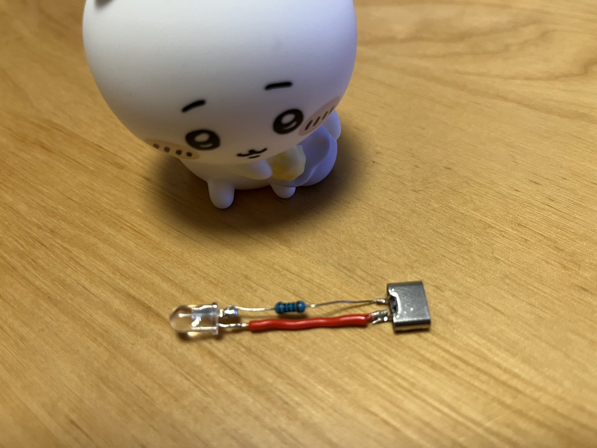 DrTep's tweet photo. ちいかわ キャライト

手元にあるφ5mm LEDで
Type-CのLEDを作って換装

簡単USB電源化改造

たまたまあった LEDが
電球色じゃなくて、ちいかわが白っ

#ちいかわ
#キャライト
#ちいかわキャライト
#DIY
#LED https://t.co/HMIuQ83Y1V