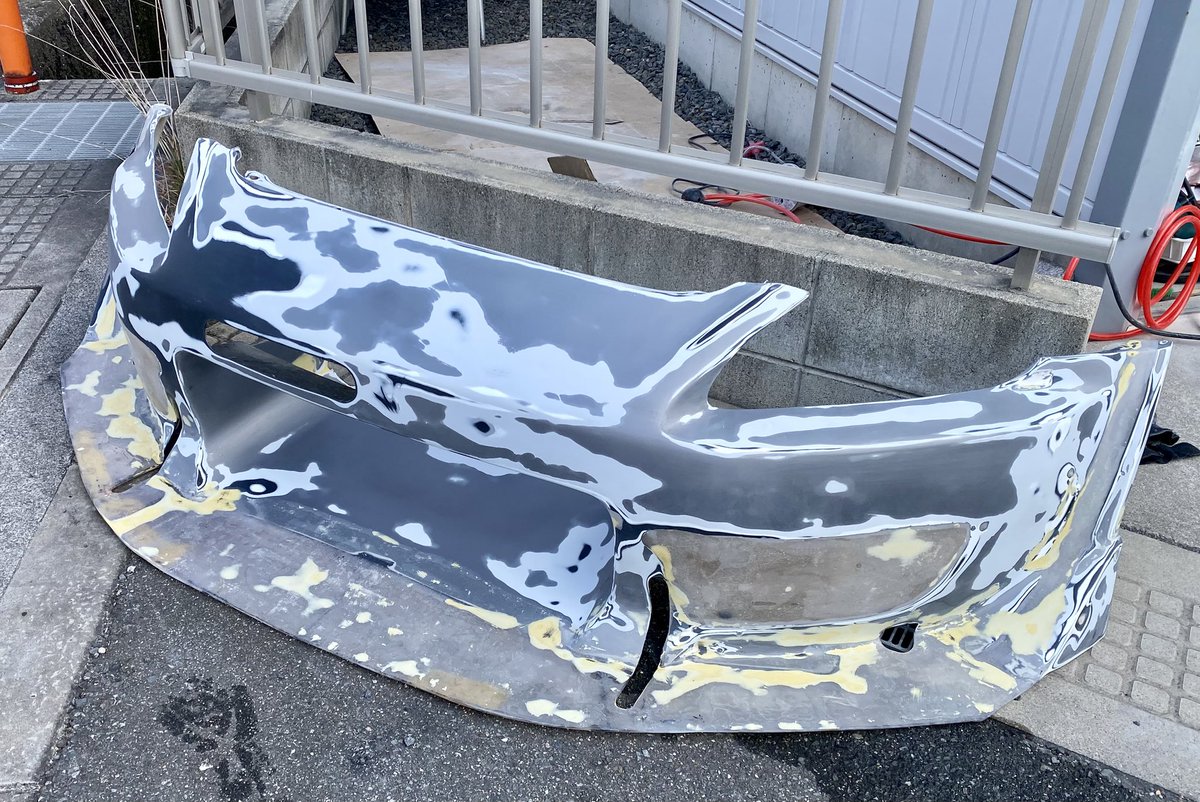 yuuus2000's tweet photo. S2000のC-WESTバンパーを大幅加工
ワイドフェンダーに合わせたワイド化、ダクトスムージング、アンダーパネルに合わせてリップを成形してみました https://t.co/ohlo9sJD94