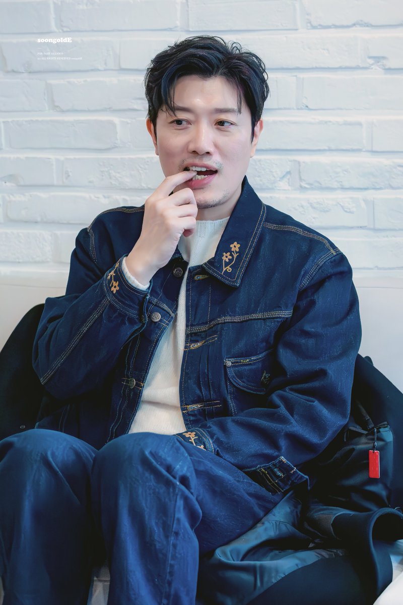 260208 생일카페 : DEAR MY H
앙탈챌린지 자동출력
솔직히 시키길 기다린듯

#박희순 #ParkHeeSoon