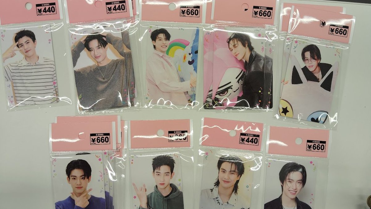 kbooks_cinema's tweet image. 【入荷情報】＃GMM HAPPY FAM BONDS
BOYS RANDOM CARD が多数入荷しました。
＃Tui　
＃LUKEMICK　
＃ALMONDPROGRESS
＃skynani