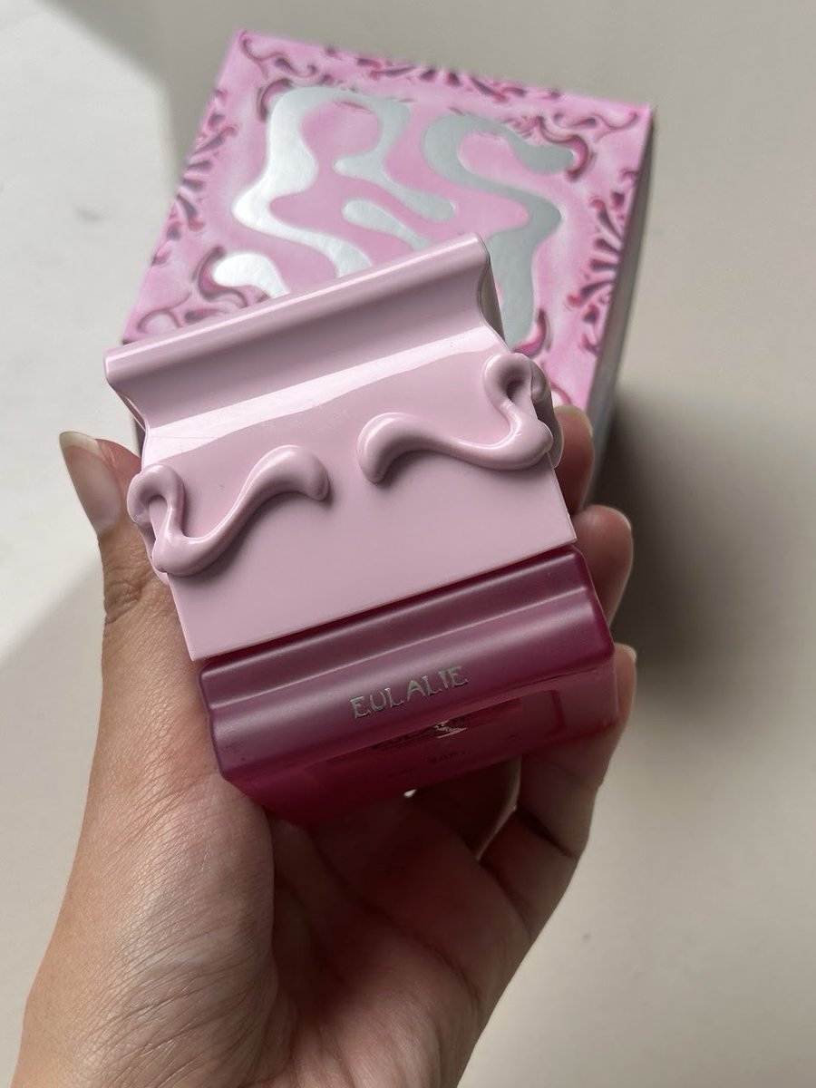 Akhirnyaaa bisa cobain Annabel Lee versi DEWASA! Introducing Extrait perfume: EULALIE by SAFF&amp;CO.

Versi Sekolahan Versi Kerja