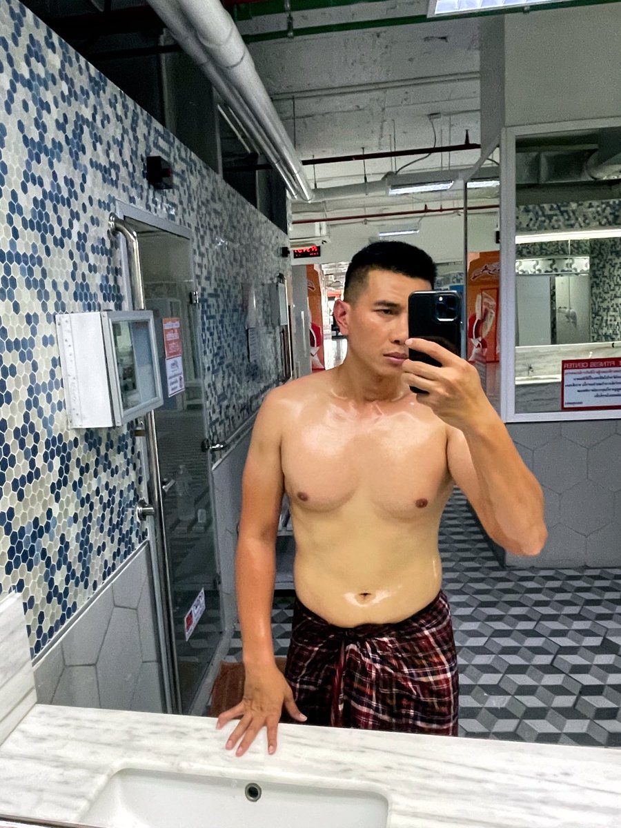 Ronnarit Non tweet media