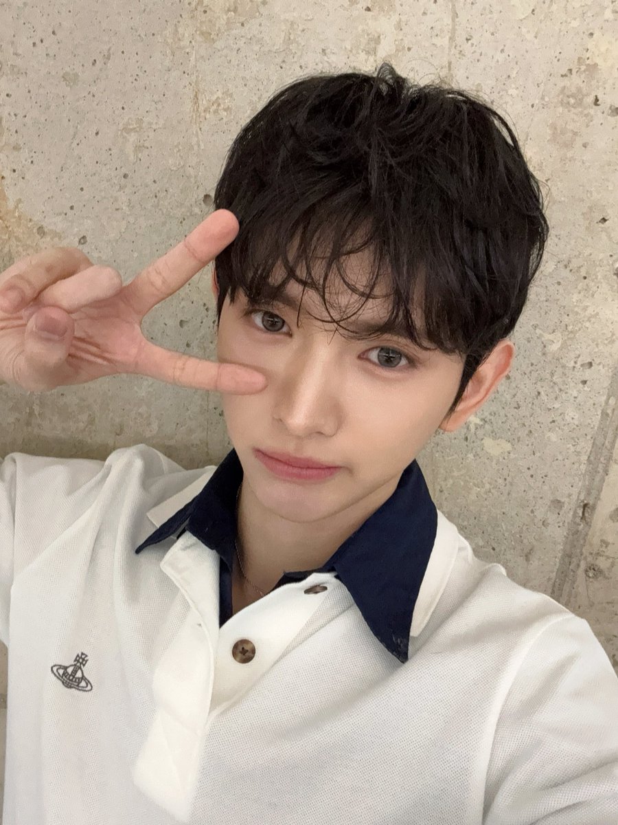 TPST_twt's tweet photo. [#LEW] 내 사랑을 받아라!🍫 https://t.co/K9XdS6Uonx