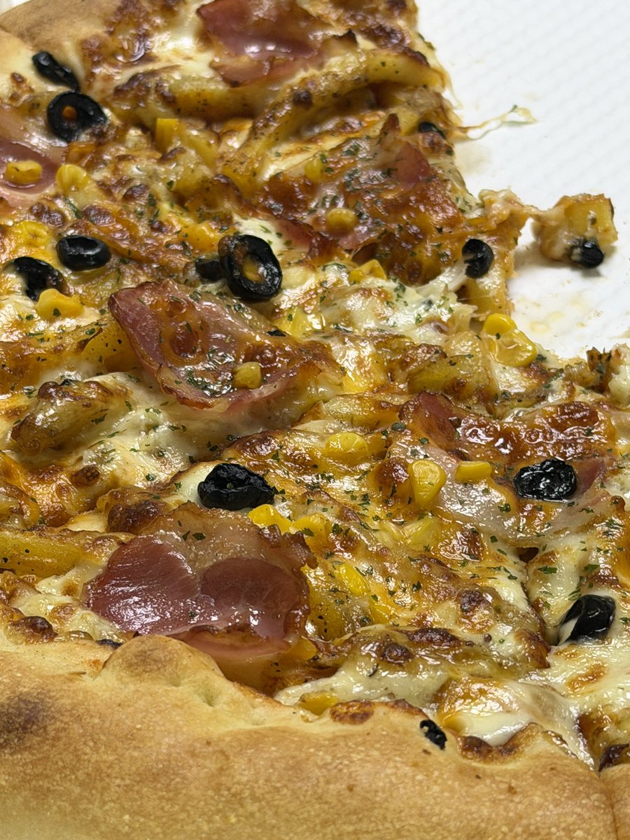 점심 샐러드 먹어놓고
저녁으로 피자 먹기