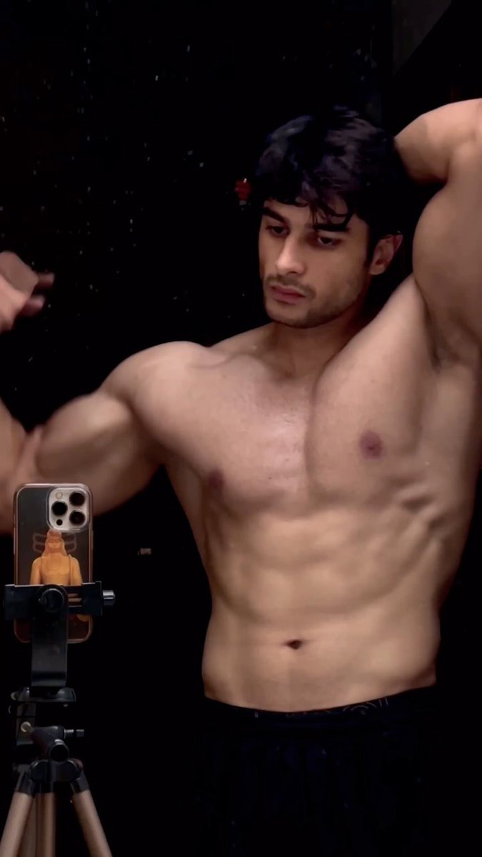 CelebiesBuzz tweet media