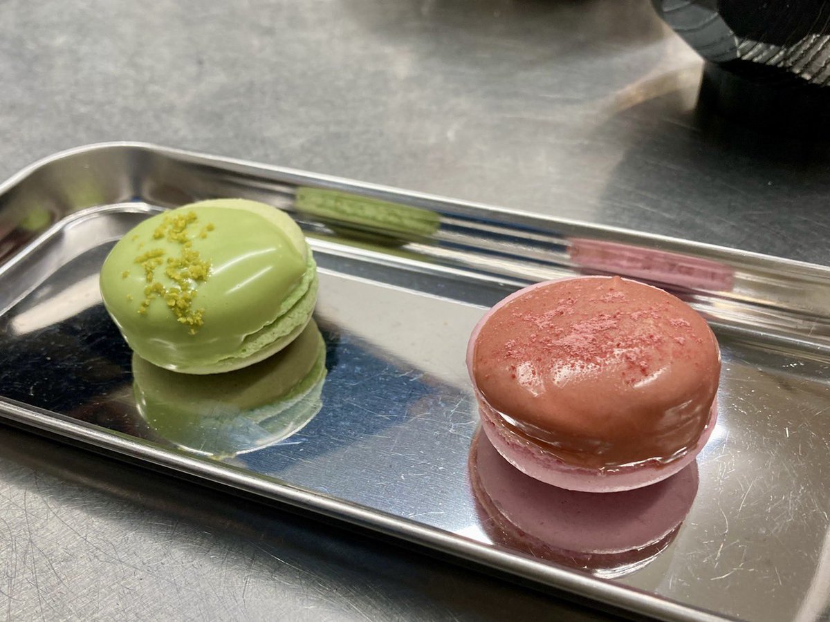 HappyValentine♥️🍫

✨️プレゼント企画✨️

私の考えた非売品マカロンです！

いちご、チョコ、ピスタチオ、レモン
4種のマカロン♥️

5名様にお届けします(*ˊ˘ˋ*)｡♪:*°

参加方法
フォロリツ、リプに🍫
⚠️店から発送するので住所など送れる方

締切は本日23:59

#プレゼント企画 #懸賞