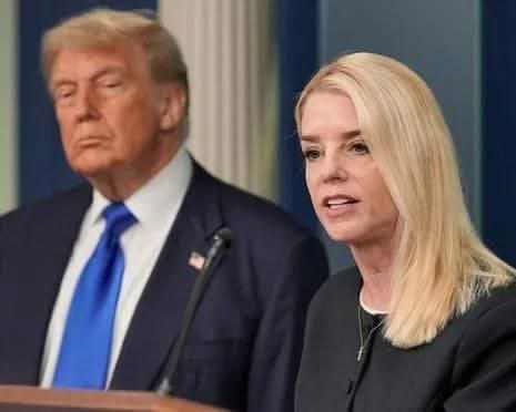 BREAKING: Petition calling for Trump’s impeachment nears 1,000,000 signatures, topping 900,000 so far Raise your hand if you want Trump Who else believes that the United States would be much better off if Trump and Pam Bondi were removed from office?

Full details ⤵️
