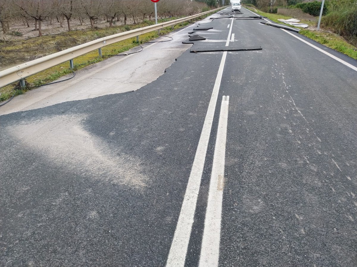 PEDROLRM's tweet photo. @agropopular Buenos y soleados días desde Alcolea del Río (Sevilla) con una temperatura de 10° C y una máxima prevista de 16° C, la respuesta a la pregunta formulada en el concurso de hoy es "CIERZO" buen fin de semana para todos los Agropopuleros y sus familias. #AgropopularFima2026 https://t.co/vJ5PkHTVAM