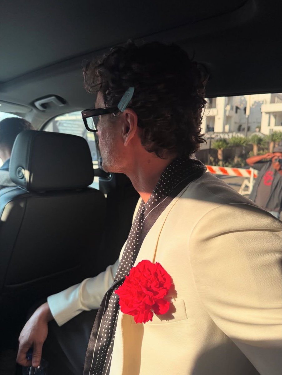 dinosaurpascal's tweet image. happy valentine’s day from me and my two husbands &amp;lt;3