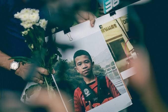 thalugazzz's tweet image. “วาฤทธิ์” มาจากวาเลนไทน์
สุขสันต์วันเกิด วาฤทธิ์ สมน้อย 🕯️🌹🕊️

หากตอนนี้วาฤทธิ์ยังมีชีวิตอยู่ จะอายุ 20 ปี และคงได้ทำตามความฝันที่มุ่งหวังไว้ในวัยเด็ก

#วาฤทธิ์สมน้อย 
#ทวงความยุติธรรมให้วาฤทธิ์