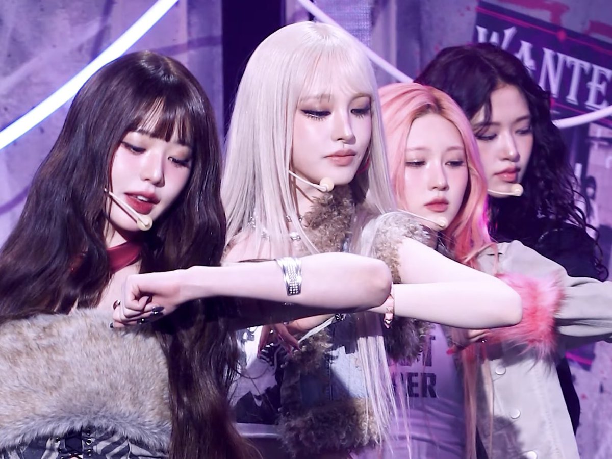 압랑 안하면 인생손해보는것같음
뱅친듯이압랑하자