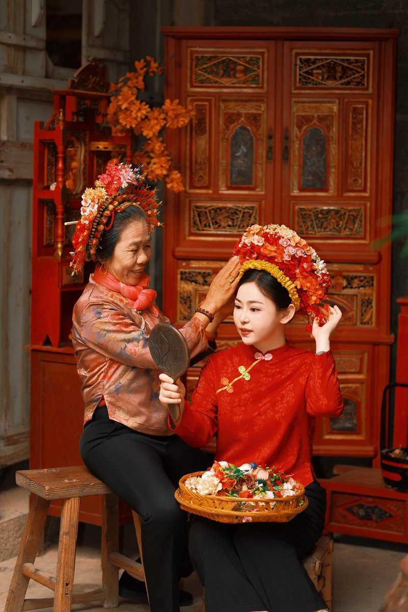 泉州非遗簪花，红彤彤的好适合新年
#簪花 #传统文化 #traditional Chinese