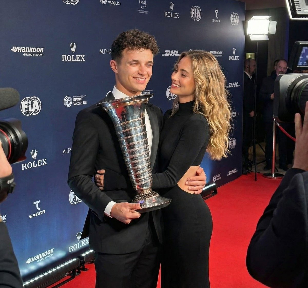 𝙸𝙽𝚂𝚃𝙰𝙶𝚁𝙰𝙼 𝙿𝙾𝚂𝚃

@ɴᴏʀʀɪꜱ4_                7 min

Feliz San Valentín al amor de mi vida, te amo con toda mi alma🥹🩷