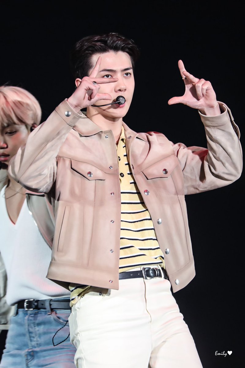 아니 오늘 걍 세훈이 23년도 팬미팅 아니에요?