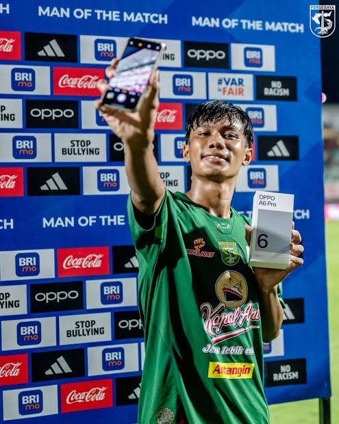 Jujur.

Toni atributnya lebih ke attacking, speed, dribbling, shot dia lebih ke no.8 daripada no.6..

Renggangnya lini tengah ini karena Tony bukan pemain jangkar, kalau jatah main U-23 prefer kasih Sadida untuk posisi ini..  

Semoga di evaluasi tim pelatih