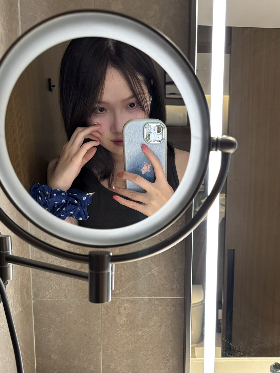 野柠 tweet media