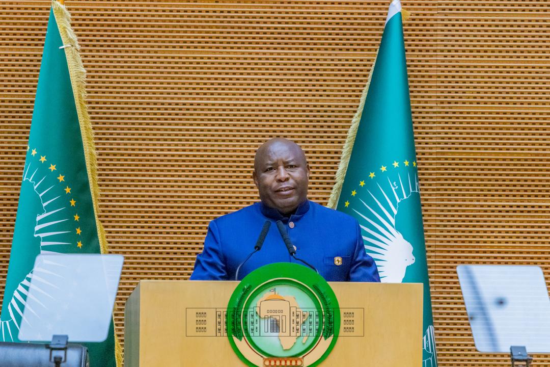#Afrique, Le président 🇧🇮#burundais Évariste Ndayishimiye prend la présidence tournante de l’Union africaine (<a href="/_AfricanUnion/">African Union</a>) pour l’année 2026 lors de la 39ème session ordinaire de la Conférence des chefs d’État et de gouvernement, ouverte ce 14 février à Addis-Abeba en