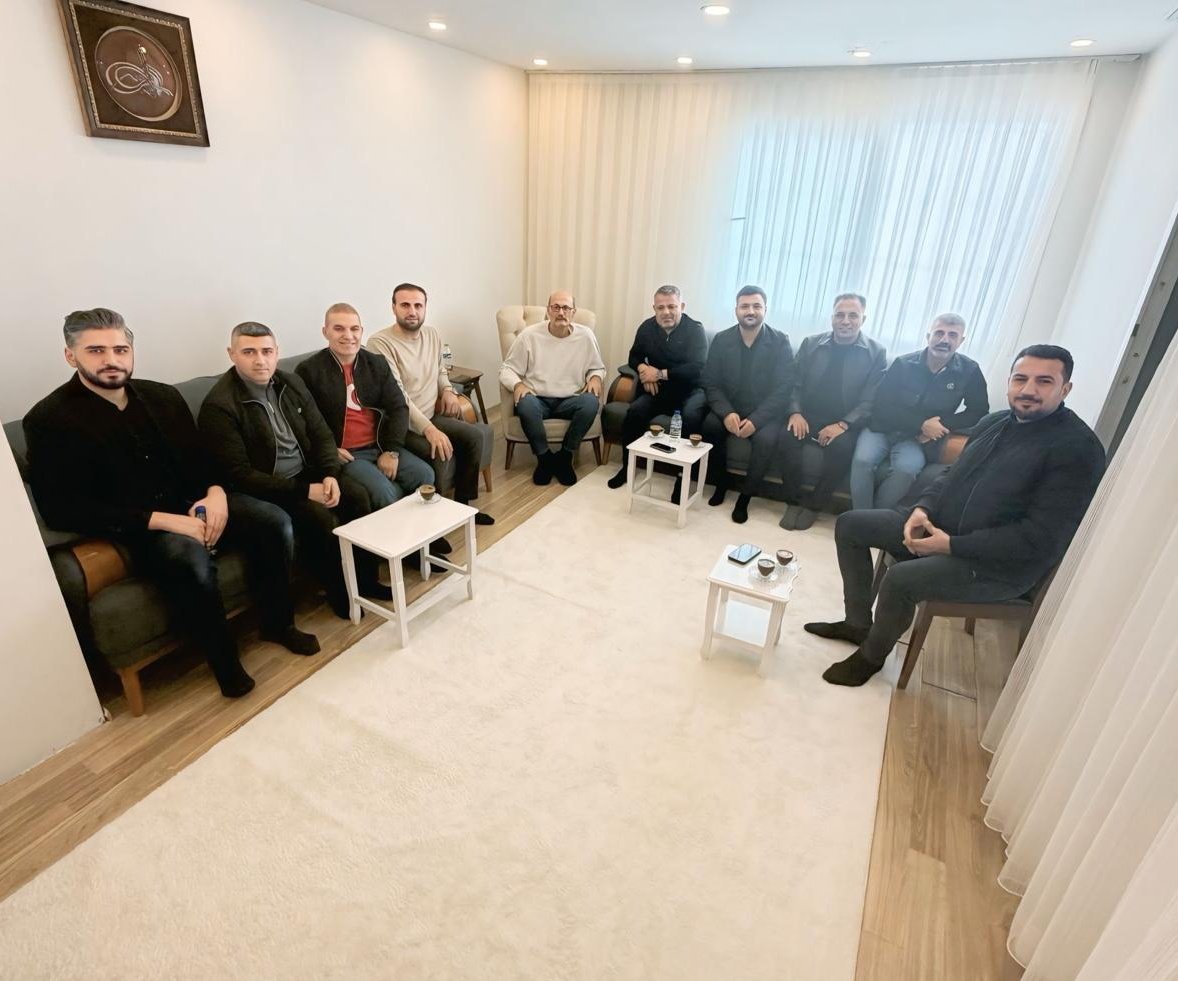 📍 Atakent Mah. | Hasta Ziyareti

İlçe Başkanımız Sn. Mehmet Murat Kılınç ve Meclis Üyemiz Sn. Mi. Sait Baturay, rahatsızlığı sebebiyle önceki dönem İlçe Başkan Yardımcımız Sn. Abdullah Özarslan’ı evinde ziyaret ederek geçmiş olsun dileklerini ilettiler.

Kendilerine Allah’tan
