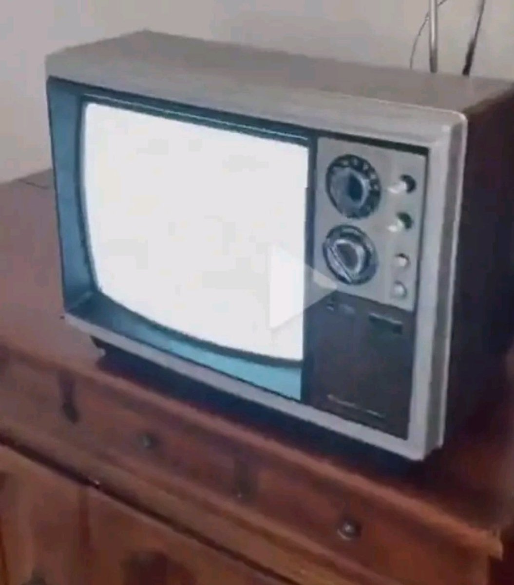 Ama 2000 Parody tweet media