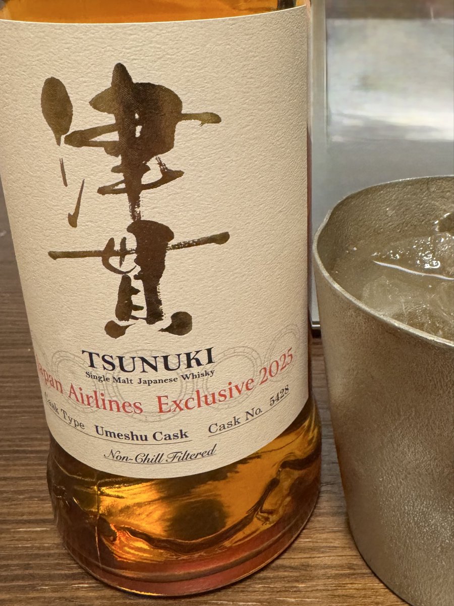 JAL機内販売のウイスキーはどれも美味しいですね🥃 #JAL