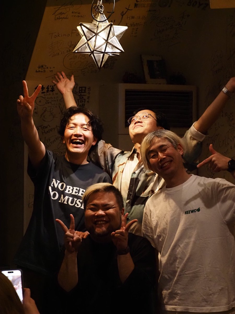 KEEWOさん！
20周年おめでとうございます！
とても良き夜になりました！
写真から伝わるでしょ？！
またお待ちしてます！！
