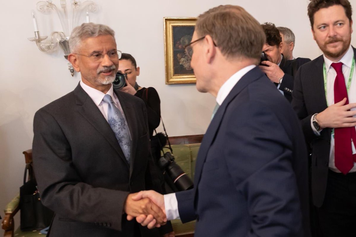 DrSJaishankar's tweet photo. @SecRubio @Antonio_Tajani @moteging @AnitaAnandMP @YvetteCooperMP Johann Wadephul @AussenMinDE of Germany

🇮🇳 🇩🇪 https://t.co/sbLxe5JnZ0