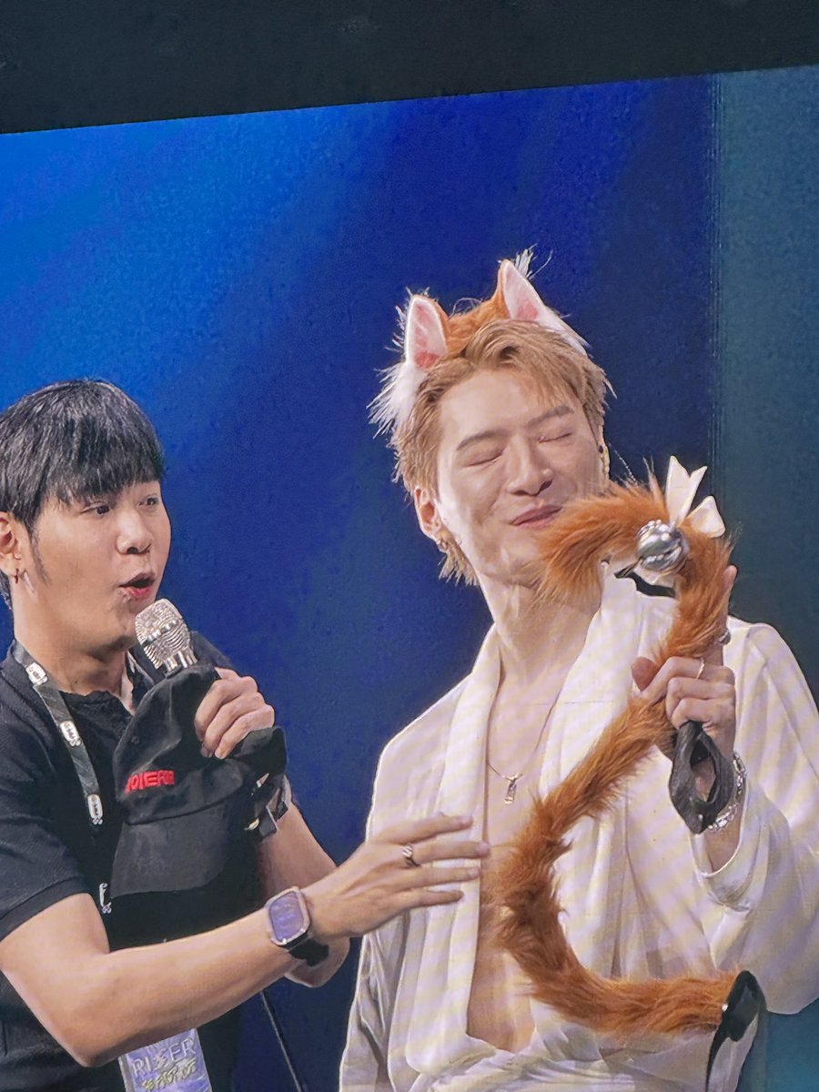 คู่รักสิบปีเป็นงี้ 🫣

 #RISERCONCERT
 #RISERCONCERTLIVED2