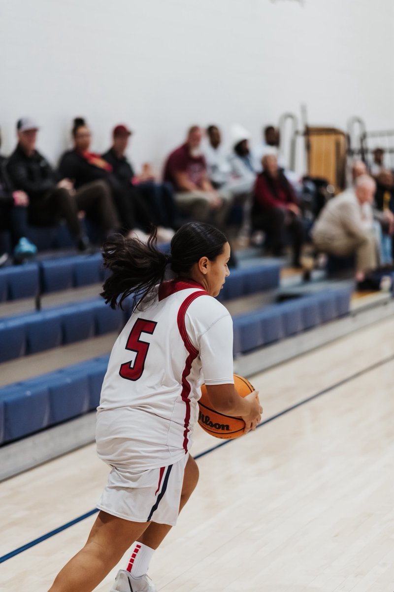 Natalie_Suarez5's tweet photo. With a loss to Grayson High School, our season ends here. Not the result we wanted, but I’m thankful for the lessons. Time to get back in the gym, the real work starts now. #PointGuard #2029PG #ClassOf2029 #GirlsBasketball #DefensiveGuard #StealThreat #OffBallThreat #NextLevel https://t.co/lkxtz18iAU
