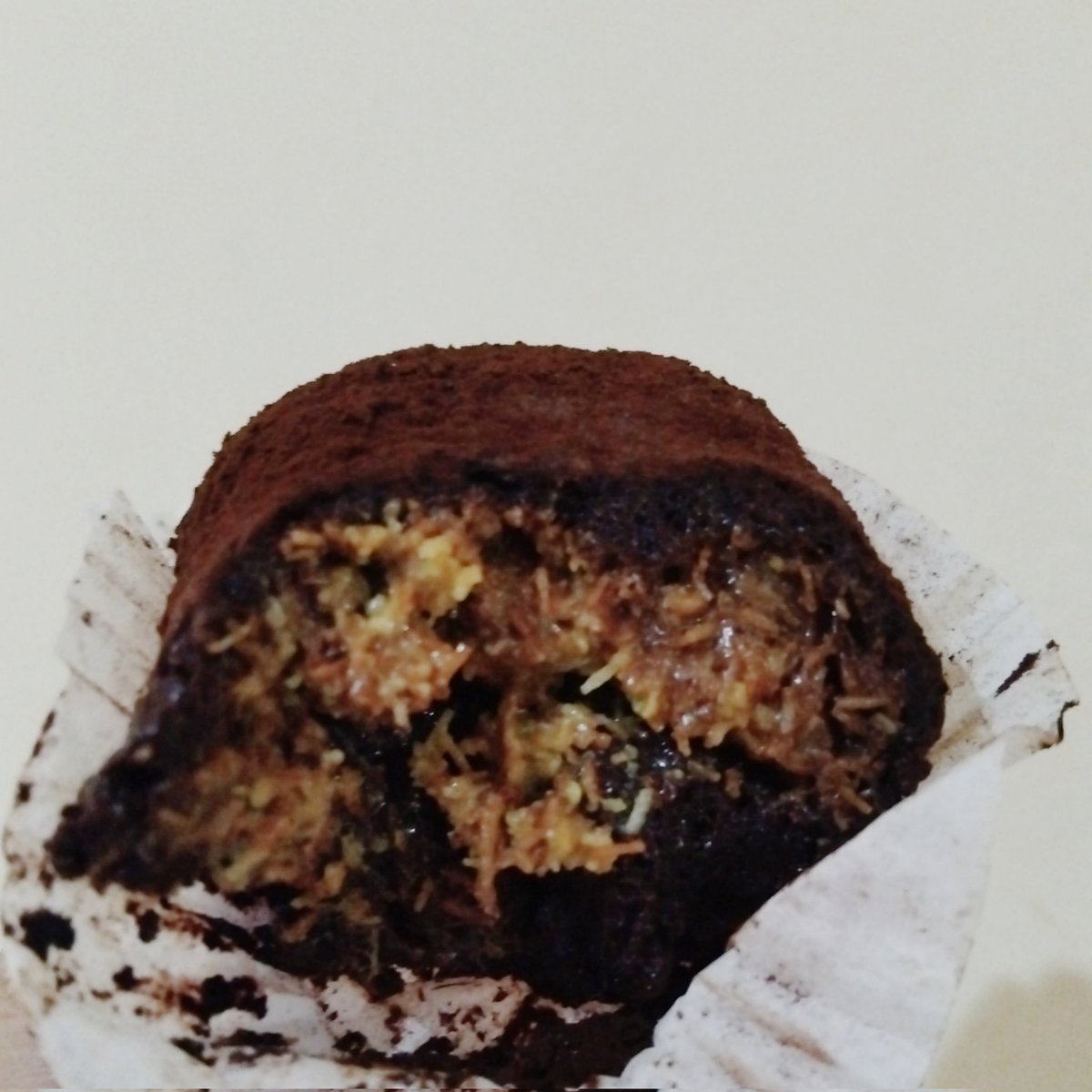 dopyamine's tweet image. Happy valentine's day, peeps. Finally, i got to try the "viral" Dubai chewy cookie (두쫀쿠).

Sekarang udah gak penasaran lagi sama rasanya. 😂