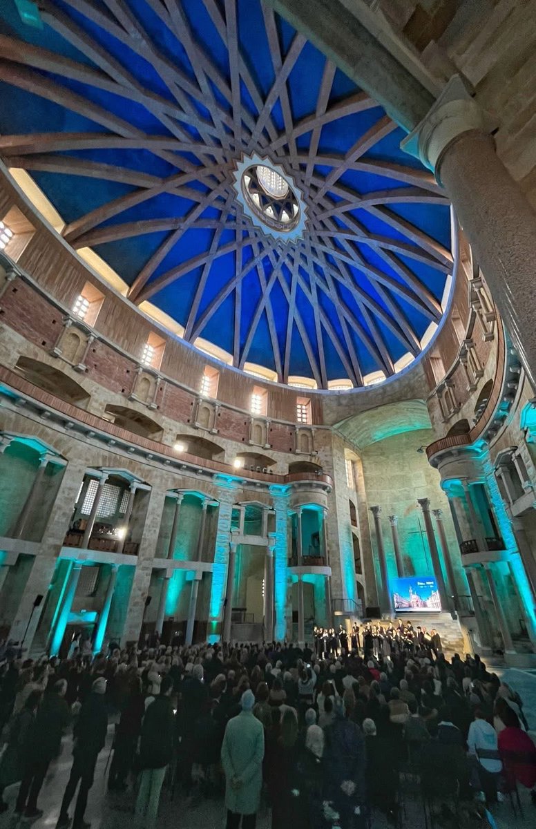 La restauración que hemos hecho de la cúpula de la Iglesia de La Laboral, en Gijón, es sencillamente impresionante.

Hasta el 22 de febrero, jornada de puertas abiertas. Después se integrará ya en las visitas habituales a LABORAL, CIUDAD DE LA CULTURA.