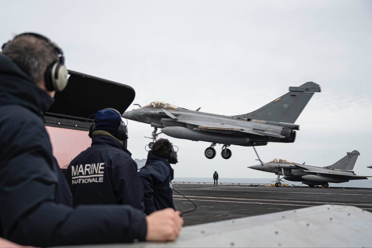 rglucks1's tweet photo. J’étais hier à bord du porte-avions Charles de Gaulle, dans le cadre de l’exercice interarmées Orion 26.

La défense nationale est le socle de tout.

Merci aux femmes et aux hommes de la Marine pour leur engagement au service de la France et de l’Europe.

Vous êtes notre fierté! https://t.co/kXmkMwU68L